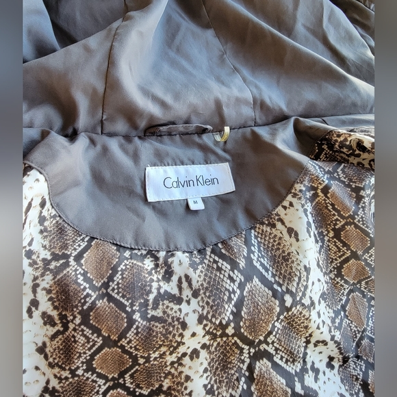 Calvin Klein Women's  grayQuilted Down Jacket Size Medium - Picture 3 of 13